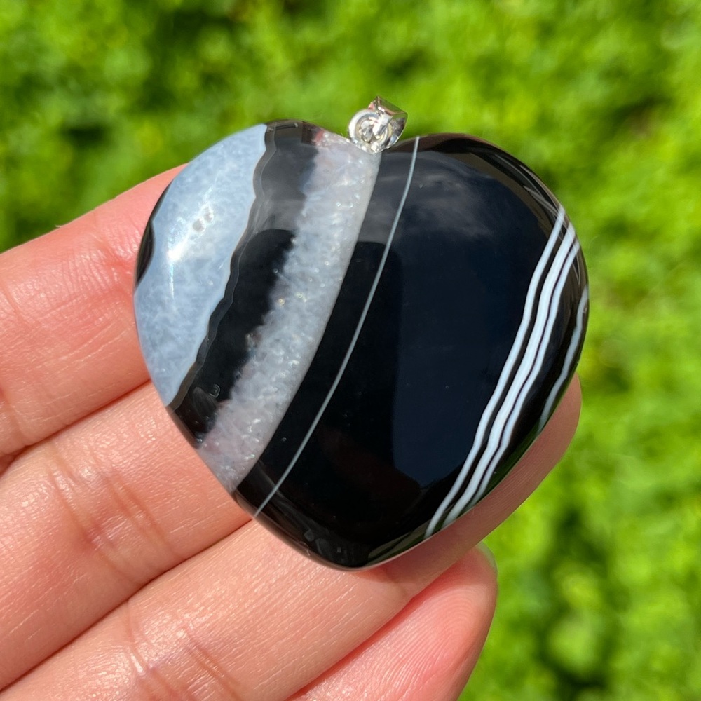 Stainless steel‎ large druzy black banded agate heart 0767